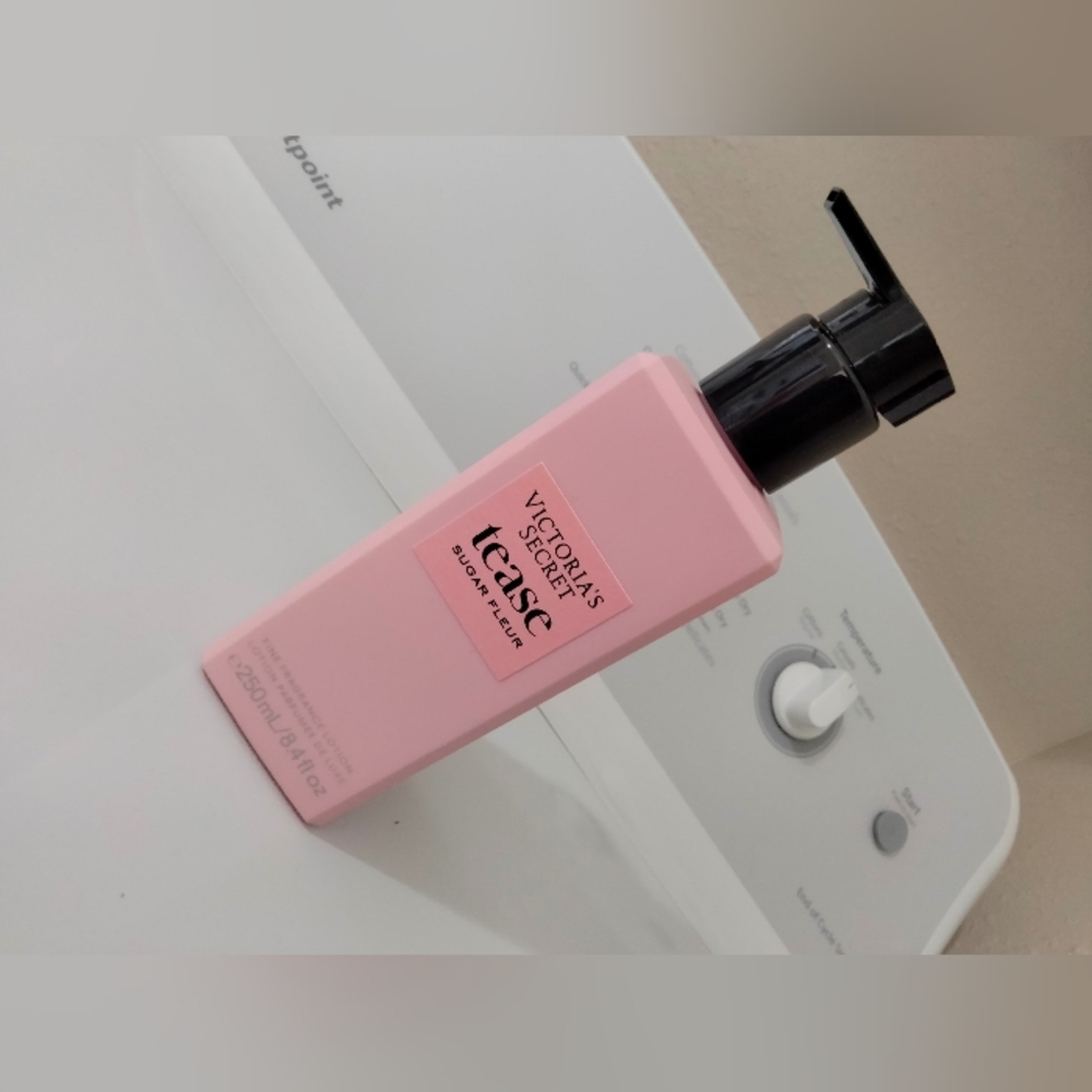 Victoria's Secret Tease Sugar Fleur Lotion